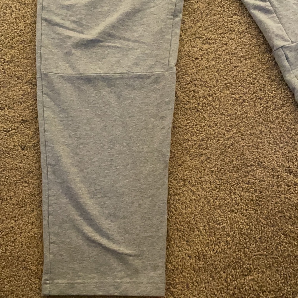 Men’s Reebok Sweats - Picture 2 of 5